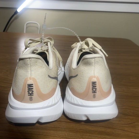 Size 8.5 - Hoka One One HOKA Mach 6 Eggnog Vanilla W - Picture 3 of 9